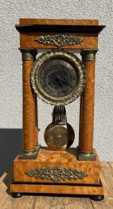 Relógio de mesa antigo art. 804
